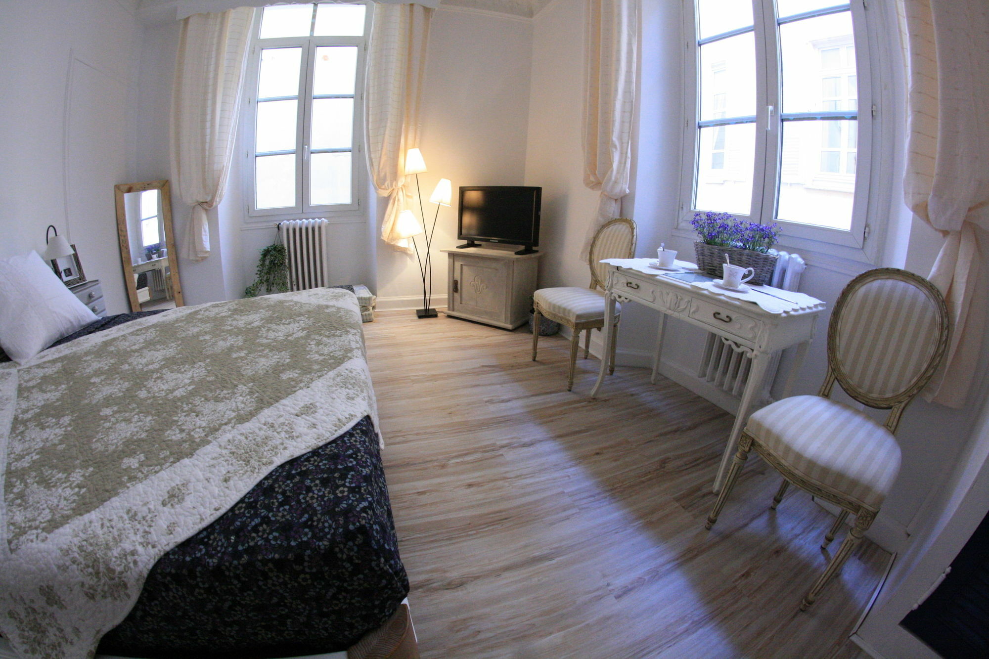 L'Oustaria 3 Bedrooms Apartment, Old Town นีซ ภายนอก รูปภาพ